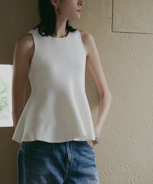 MANOF(マノフ)の「RIB PEPLUM KNIT TOPS(その他トップス・レディース・ホワイト/ブラック/その他・FREE)」の6枚目の写真