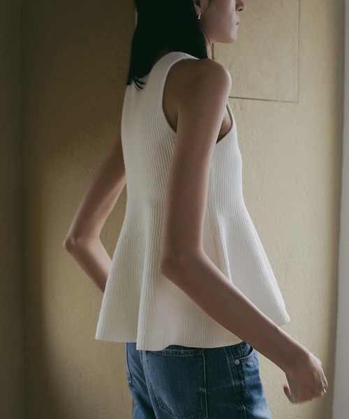 MANOF(マノフ)の「RIB PEPLUM KNIT TOPS(その他トップス・レディース・ホワイト/ブラック/その他・FREE)」の10枚目の写真