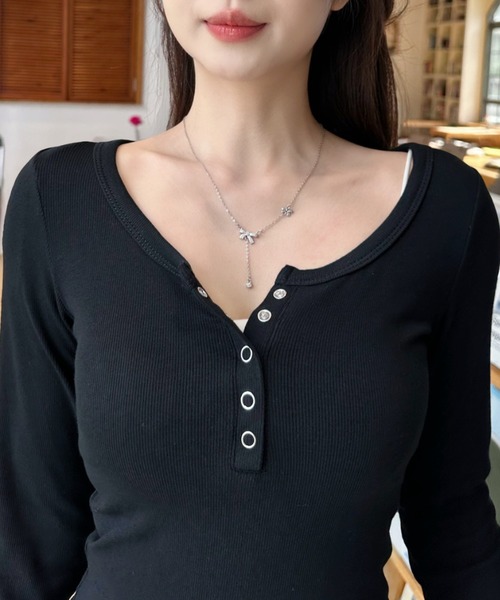 Ada.（エイダ）の「リブ ヘンリーネック カットソー（Tシャツ/カットソー・レディース・チャコール/ブラウン/ライトグレー/ブラック・FREE）」の7枚目の写真