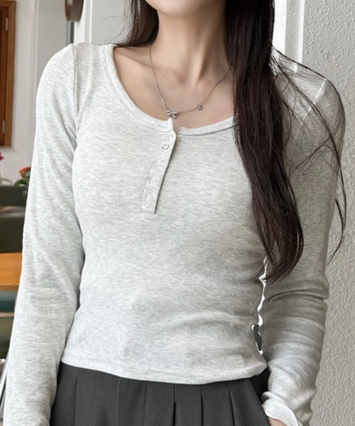 Ada.（エイダ）の「リブ ヘンリーネック カットソー（Tシャツ/カットソー・レディース・チャコール/ブラウン/ライトグレー/ブラック・FREE）」の5枚目の写真