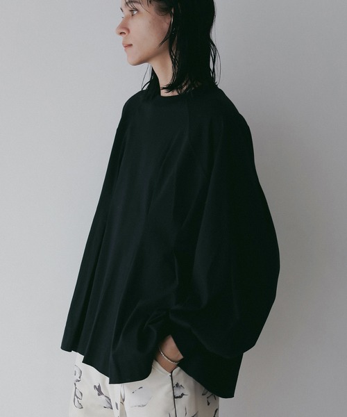 MANOF（マノフ）の「WAIST TUCK VOLUME SLEEVE TOPS（スウェット・レディース・ホワイト/ブラック/グレー・F）」の14枚目の写真