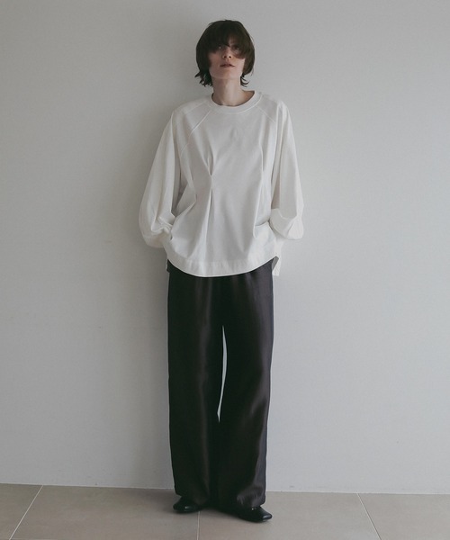 MANOF（マノフ）の「WAIST TUCK VOLUME SLEEVE TOPS（スウェット・レディース・ホワイト/ブラック/グレー・F）」の9枚目の写真