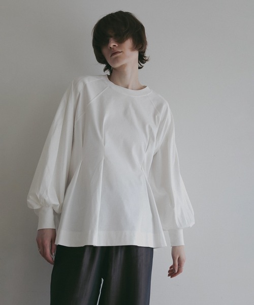 MANOF（マノフ）の「WAIST TUCK VOLUME SLEEVE TOPS（スウェット・レディース・ホワイト/ブラック/グレー・F）」の6枚目の写真