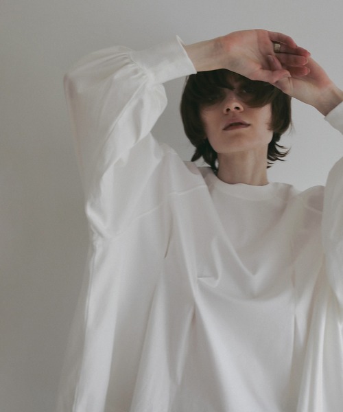 MANOF（マノフ）の「WAIST TUCK VOLUME SLEEVE TOPS（スウェット・レディース・ホワイト/ブラック/グレー・F）」の7枚目の写真