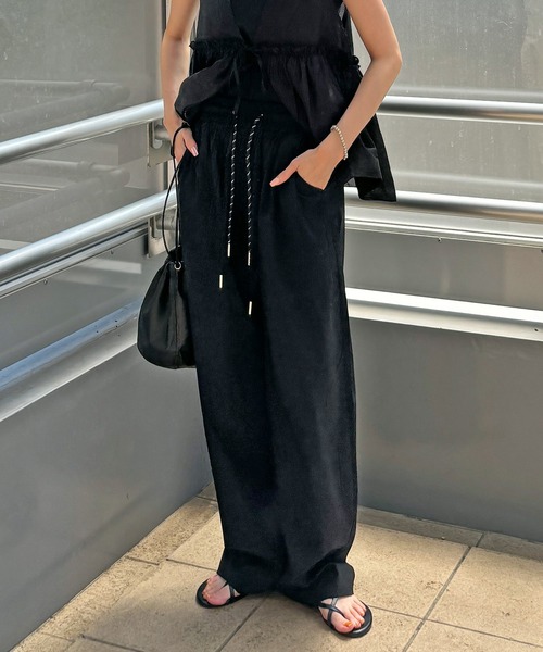 ISOOK（アイスー）の「【ISOOK / アイスー】レースリボンイージーパンツ / リラックスパンツ ストレートパンツ ハイウエスト ゴムパンツ 総ゴム 紐仕様 ドローコード ドロスト レース 無地 ベージュ ブラック 黒 ZOZOTOWN限定（その他パンツ・レディース・ベージュ/ブラック・FREE）」の5枚目の写真