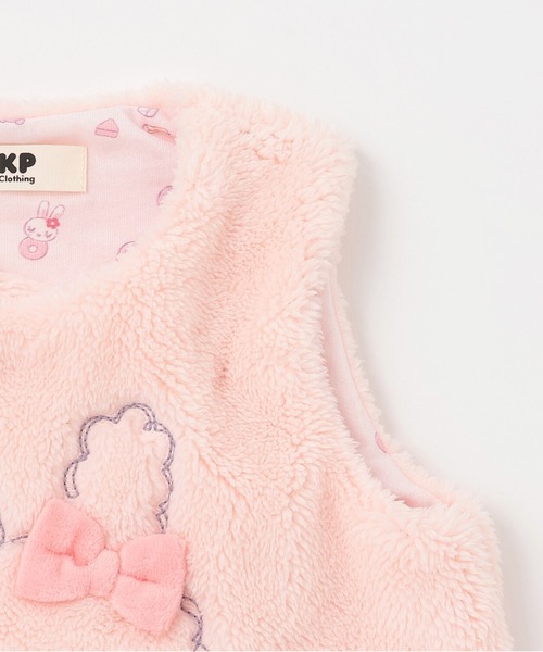 KP（ケーピー）の「mimiちゃん刺しゅう ボアベスト（ベスト・キッズ・ピンク/オフホワイト・FREE）」の5枚目の写真