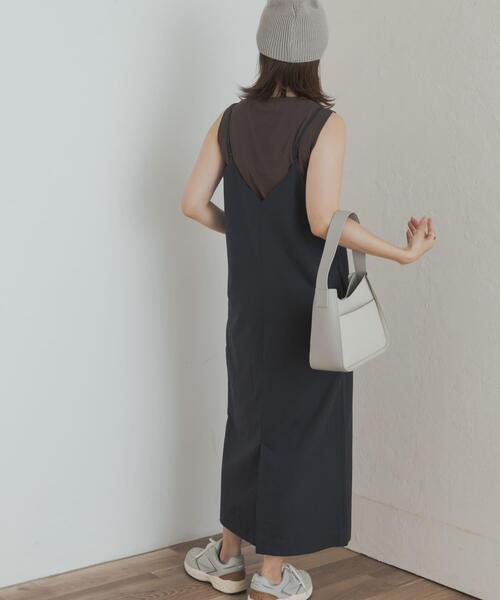 URBAN RESEARCH DOORS（アーバンリサーチドアーズ）の「バックVストレートキャミワンピース（ワンピース・レディース・ネイビー/ブラック・MEDIUM）」の7枚目の写真