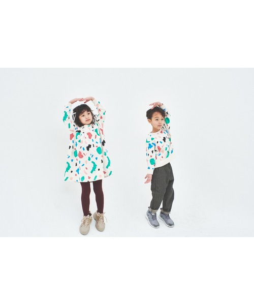 maarook（マルーク）の「ペイントＰＴふわかる裏毛ワンピース（ワンピース・キッズ・ホワイト・130cm/120cm/100cm/110cm/90cm/80ｃｍ）」の3枚目の写真