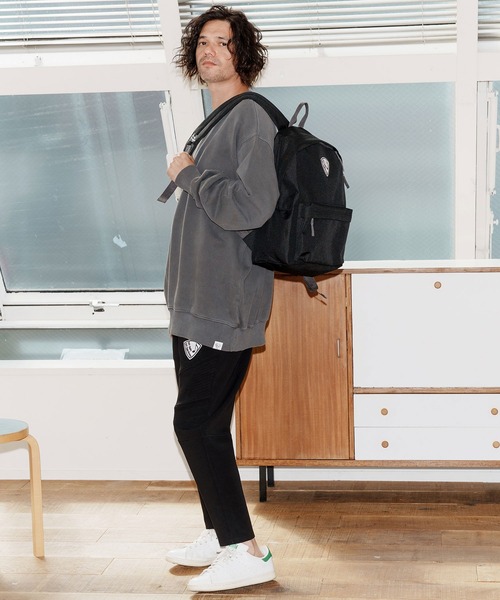No Rain No Rainbow(ノーレインノーレインボー)の「mko13100-NR mini backpack with pick patch リュック(NR25W-32)(バックパック/リュック・メンズ・ブラック・FREE)」の7枚目の写真