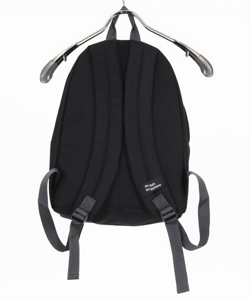 No Rain No Rainbow(ノーレインノーレインボー)の「mko13100-NR mini backpack with pick patch リュック(NR25W-32)(バックパック/リュック・メンズ・ブラック・FREE)」の9枚目の写真