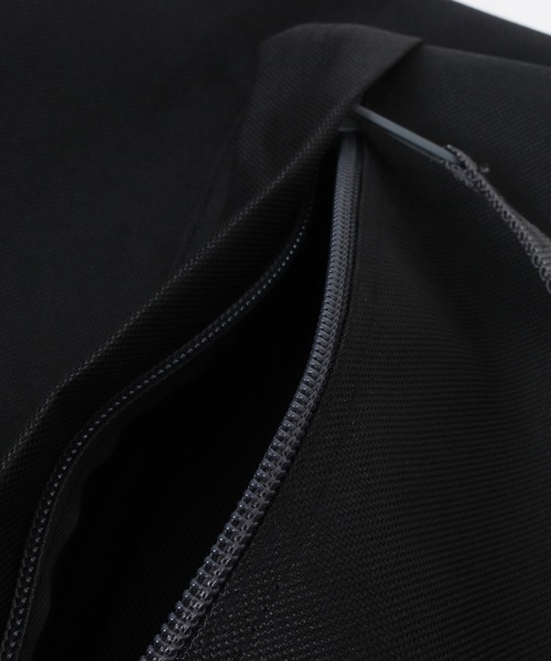 No Rain No Rainbow(ノーレインノーレインボー)の「mko13100-NR mini backpack with pick patch リュック(NR25W-32)(バックパック/リュック・メンズ・ブラック・FREE)」の15枚目の写真