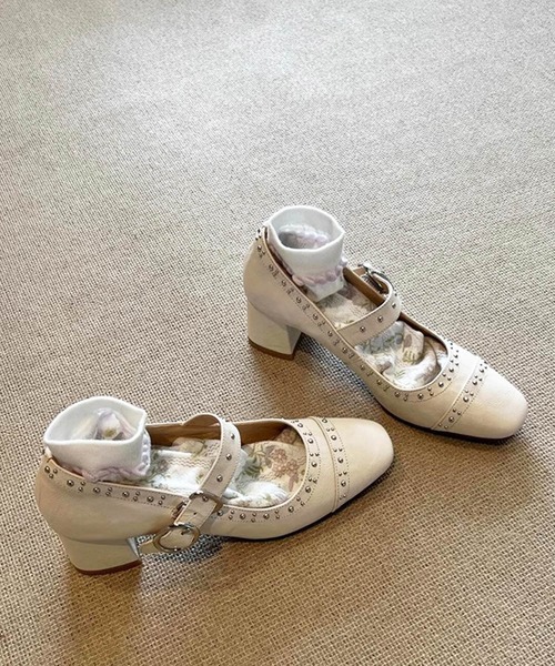 HALEY PESCA（ヘーリーペスカ）の「HALEY PESCA/ヴィンテージスタッズ　ローファーパンプス（ローファー・レディース・ブラック/アイボリー・38/36）」の3枚目の写真