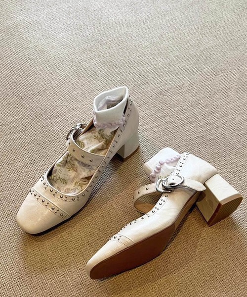 HALEY PESCA（ヘーリーペスカ）の「HALEY PESCA/ヴィンテージスタッズ　ローファーパンプス（ローファー・レディース・ブラック/アイボリー・38/36）」の5枚目の写真