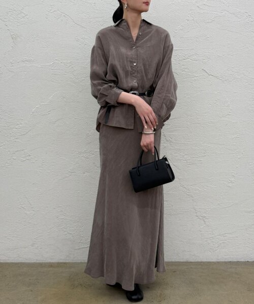 LOUNGEDRESS（ラウンジドレス）の「とろみシャツ（シャツ/ブラウス・レディース・ブラック/ブラウン/アイボリー・FREE）」の6枚目の写真