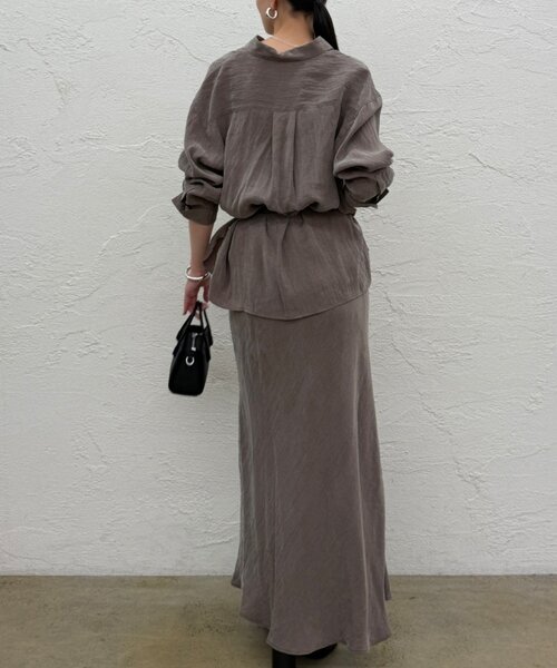 LOUNGEDRESS（ラウンジドレス）の「とろみシャツ（シャツ/ブラウス・レディース・ブラック/ブラウン/アイボリー・FREE）」の21枚目の写真