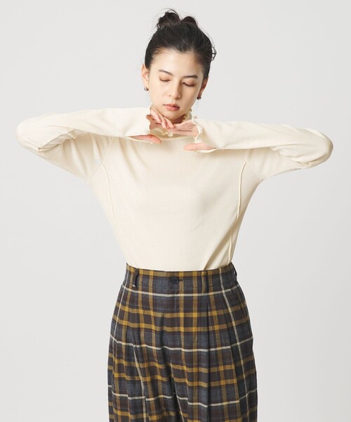 BEAUTY&YOUTH UNITED ARROWS(ビューティーアンドユースユナイテッドアローズ)の「ポリエステルコットンテレコ メロータートルネック カットソー(Tシャツ/カットソー・レディース・ライム/ブラック/ナチュラル/オフホワイト/ライトブルー・FREE)」の2枚目の写真