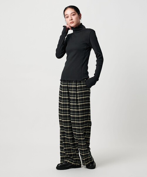 BEAUTY&YOUTH UNITED ARROWS(ビューティーアンドユースユナイテッドアローズ)の「ポリエステルコットンテレコ メロータートルネック カットソー(Tシャツ/カットソー・レディース・ライム/ブラック/ナチュラル/オフホワイト/ライトブルー・FREE)」の14枚目の写真
