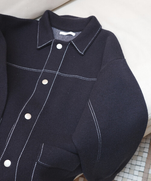 Firsthand（ファーストハンド）の「Firsthand/ファーストハンド オーバーサイズ ウール混 ニット カバーオール / 配色ステッチ ニットジャケット（ブルゾン・レディース・サックスブルー/インディゴブルー/ブラウン・ﾌﾘ-）」の4枚目の写真