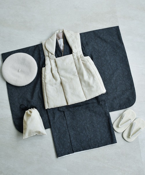 utatane（ウタタネ）の「七五三３歳用被布コートセット 男の子 ひよこ商店 象牙色ジャガード×ダマスク（着物・キッズ・グリーン/ネイビー・85-100cm）」の7枚目の写真