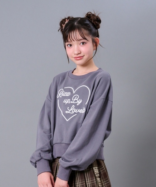 by LOVEiT（バイラビット）の「ハートロゴプルオーバー（スウェット・キッズ・ブルー/アイボリー/チャコール・140cm/120cm/130cm/150cm/160cm）」の3枚目の写真