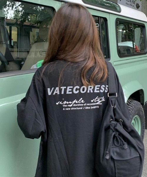 maison de LATIR(メゾンドラティール)の「夏もラグランスリーブでゆったり可愛いがgood。BIGシルエットなロゴロンT(Tシャツ/カットソー・レディース・ホワイト/ブラック・FREE)」の5枚目の写真