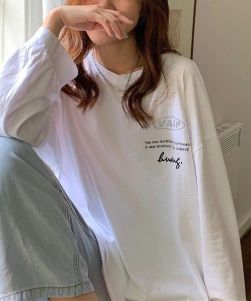 maison de LATIR(メゾンドラティール)の「夏もラグランスリーブでゆったり可愛いがgood。BIGシルエットなロゴロンT(Tシャツ/カットソー・レディース・ホワイト/ブラック・FREE)」の10枚目の写真