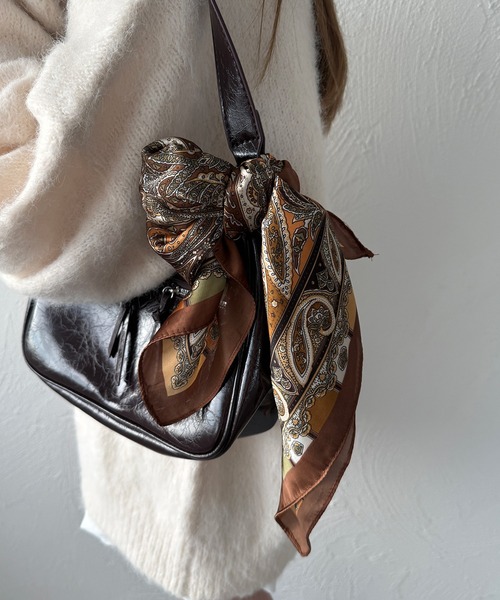 kutir（クティール）の「kutirlune／ペイズリースカーフ2（バンダナ/スカーフ・レディース・ブラウン・FREE）」の2枚目の写真