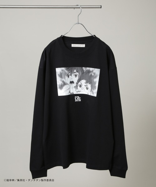 NANO universe(ナノユニバース)の「「ダンダダン | Kosuke Kawamura」オカルン×モモver(Tシャツ/カットソー・メンズ・ホワイト/ブラック・L/M)」の1枚目の写真