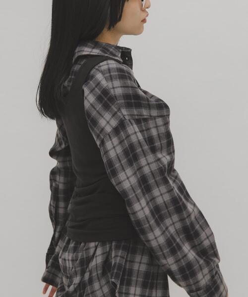 KBF（ケイビーエフ）の「ピーチスキン2WAYタンクトップ（タンクトップ・レディース・ブラック/チャコールグレー/オフホワイト・ONE）」の21枚目の写真