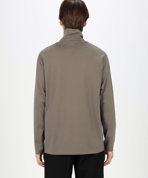 TOMORROWLAND (トゥモローランド)の「60/3スビンコットン タートルネック ロングスリーブカットソー(Tシャツ/カットソー・メンズ・ホワイト/ライトブラウン/チャコールグレー/ブルー・M/S/L)」の7枚目の写真