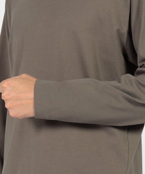 TOMORROWLAND (トゥモローランド)の「60/3スビンコットン タートルネック ロングスリーブカットソー(Tシャツ/カットソー・メンズ・ホワイト/ライトブラウン/チャコールグレー/ブルー・M/S/L)」の9枚目の写真