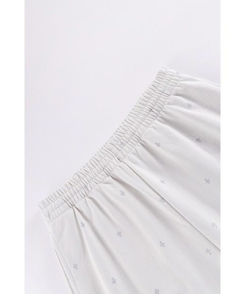 UNKNOWN LONDON(アンノウン・ロンドン)の「スエットパンツ|Tiny Cross Glitter Sweat Pants|Unknown London(スウェットパンツ・メンズ・シルバーグレー/ブラック・SMALL/MEDIUM/LARGE/X-LARGE)」の5枚目の写真