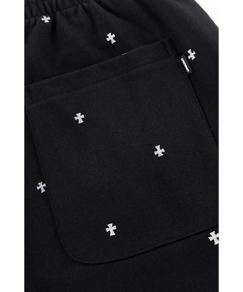 UNKNOWN LONDON(アンノウン・ロンドン)の「スエットパンツ|Tiny Cross Glitter Sweat Pants|Unknown London(スウェットパンツ・メンズ・シルバーグレー/ブラック・SMALL/MEDIUM/LARGE/X-LARGE)」の19枚目の写真