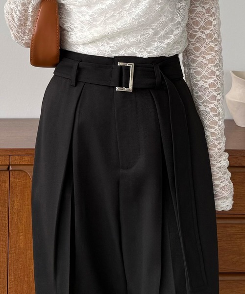 callautia（カラウティア）の「ベルト付きダブルタックワイドパンツ（スラックス・レディース・ブラック/チャコール/ベージュ・SMALL/MEDIUM/LARGE）」の4枚目の写真