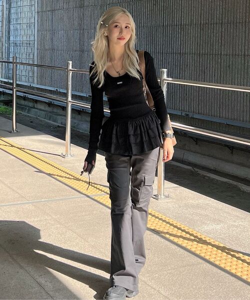 NICK&NICOLE(ニックアンドニコール)の「NICOLE MULTI FRILL SLEEVELESS TOP_BLACK(Tシャツ/カットソー・レディース・ブラック・FREE)」の6枚目の写真