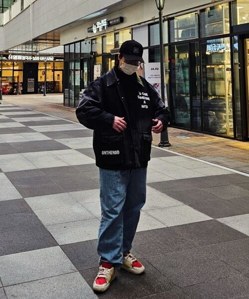 MUSINSA STANDARD（ムシンサスタンダード）の「リラックスドタートルネック長袖Tシャツ[ブラック]（Tシャツ/カットソー・メンズ・その他・SMALL/MEDIUM/LARGE/X-LARGE/XX-LARGE/XXX-LARGE）」の12枚目の写真