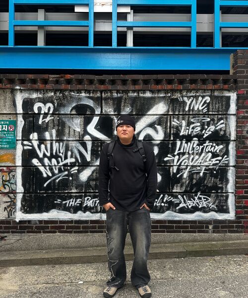 MUSINSA STANDARD（ムシンサスタンダード）の「リラックスドタートルネック長袖Tシャツ[ブラック]（Tシャツ/カットソー・メンズ・その他・SMALL/MEDIUM/LARGE/X-LARGE/XX-LARGE/XXX-LARGE）」の16枚目の写真