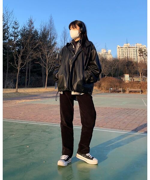 MUSINSA STANDARD（ムシンサスタンダード）の「レギュラーフィットコーデュロイパンツ[ブラック]（その他パンツ・メンズ・その他・38/26/27/28/29/36/34/32/30/31/33）」の14枚目の写真