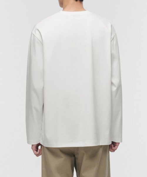 MUSINSA STANDARD（ムシンサスタンダード）の「シルケットリラックスクルーネック長袖Tシャツ[クリーム]（Tシャツ/カットソー・メンズ・その他・SMALL/MEDIUM）」の2枚目の写真