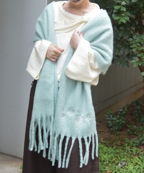 axes femme（アクシーズファム）の「雪の結晶刺繍ストール（ストール/ショール・レディース・グレイッシュベージュ/キナリ/ミント・FREE）」の4枚目の写真