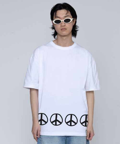 GRAVER（グレーバー）の「[ユニセックス]バトムピース半袖Tシャツ_ホワイト（Tシャツ/カットソー・レディース・ホワイト・X-LARGE/SMALL/MEDIUM/LARGE）」の3枚目の写真