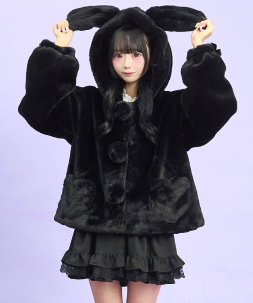 Secret Honey(シークレットハニー)の「うさ耳ショートファーコート(その他アウター・レディース・オフホワイト/ブラック・MEDIUM)」の9枚目の写真