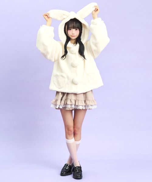 Secret Honey(シークレットハニー)の「うさ耳ショートファーコート(その他アウター・レディース・オフホワイト/ブラック・MEDIUM)」の4枚目の写真