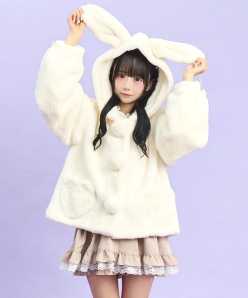 Secret Honey(シークレットハニー)の「うさ耳ショートファーコート(その他アウター・レディース・オフホワイト/ブラック・MEDIUM)」の6枚目の写真