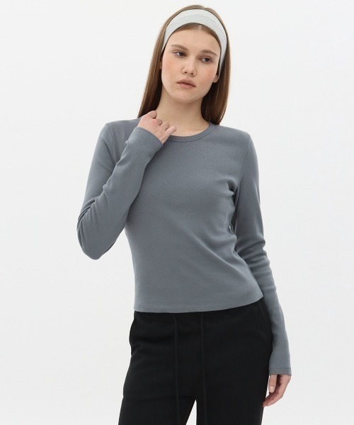 BLACKUP（ブラックアップ）の「[B-BASIC] スタンダード起毛ラウンド長袖Tシャツ（Tシャツ/カットソー・レディース・ブルー/ブラック/アイボリー・MEDIUM/SMALL）」の18枚目の写真