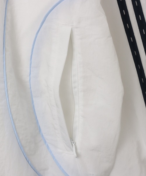 adidas（アディダス）の「adidas TEAMGEIST 2.0 TRACKTOP / アディダス チームガイスト 2.0 トラックトップ（ナイロンジャケット・レディース・ホワイト・S/L/M）」の6枚目の写真
