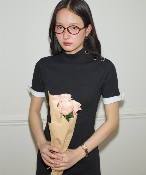 SALON DE YOHN(サロンドヨーン)の「Button Point Short Sleeve Mini Dress_ Black(ワンピース・レディース・その他・SMALL/MEDIUM)」の2枚目の写真