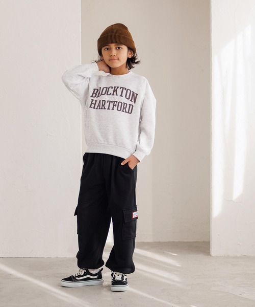 coca(coca)(コカ)の「【WEB限定セール】キッズ 親子お揃い裏起毛ラグランロゴスウェット(スウェット・キッズ・ブルー/ライトグレー/ホワイト/チャコール・120/130/140/150)」の10枚目の写真