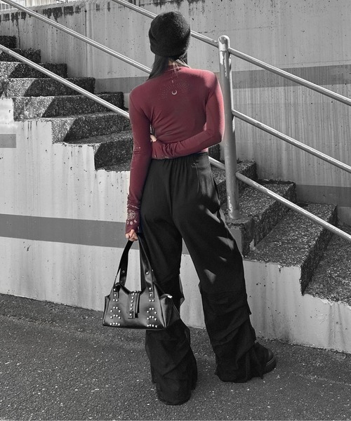 LVEU.（ラブユ.）の「【LVEU.】スタッズデザインハンドバッグ / バッグ BAG 鞄 ハンドバッグ スタッズ 横長 合皮 合成皮革 ブラック ブラウン ZOZOTOWN限定（ハンドバッグ・レディース・ブラウン/ブラック・FREE）」の15枚目の写真