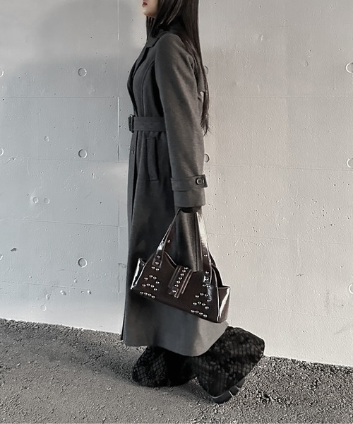 LVEU.（ラブユ.）の「【LVEU.】スタッズデザインハンドバッグ / バッグ BAG 鞄 ハンドバッグ スタッズ 横長 合皮 合成皮革 ブラック ブラウン ZOZOTOWN限定（ハンドバッグ・レディース・ブラウン/ブラック・FREE）」の20枚目の写真